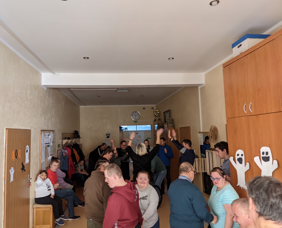 PXL_20231031_103207216-Sredni